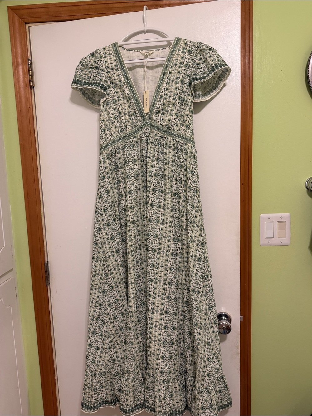 Max Studio Green Floral V‑Neck Maxi Dress